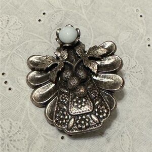 Signed Jane Angel Brooch Pin Silver Tone Leaf Design Jewelry. Vintage.